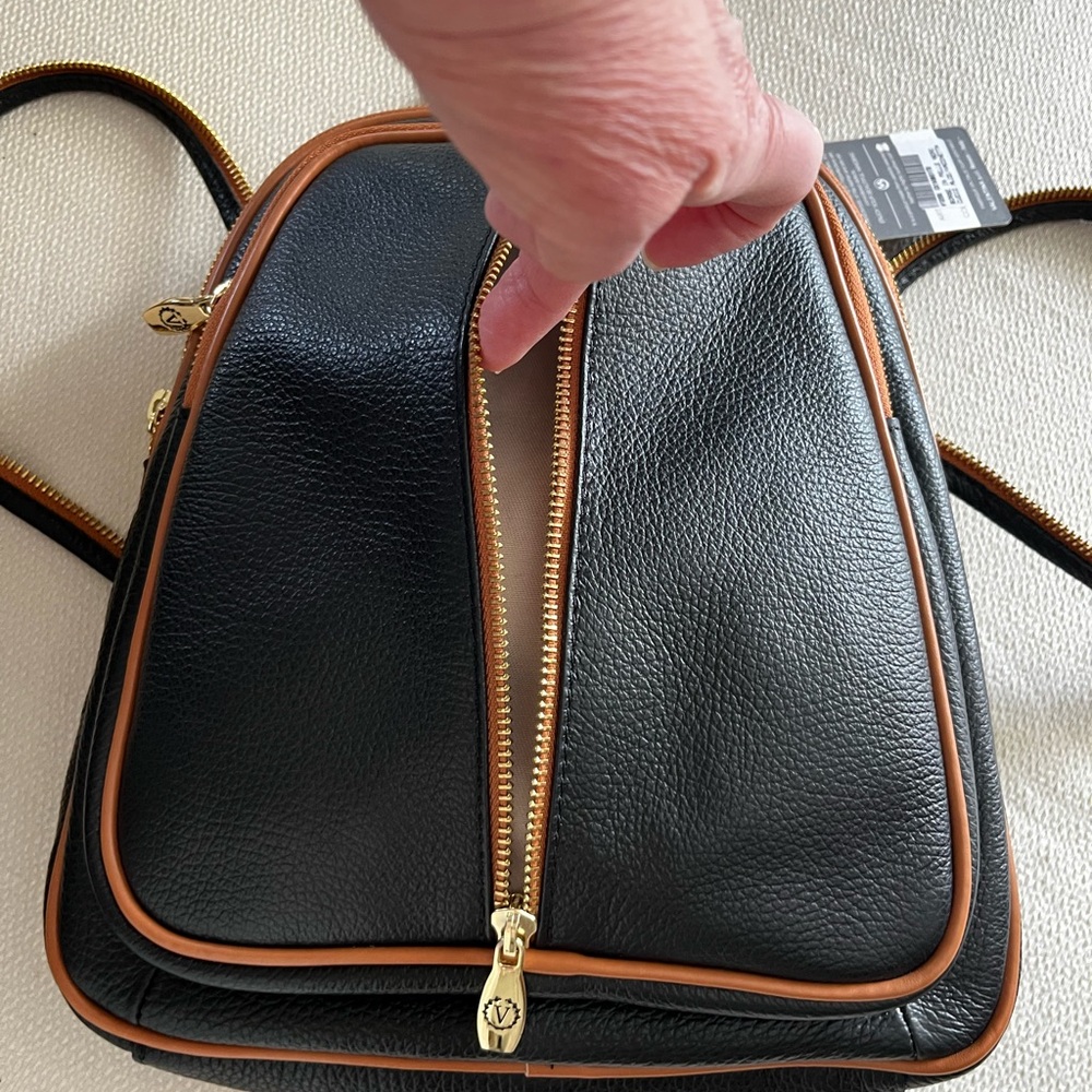 Valentina NWT Black and Tan Leather Backpack Style Handbag Made in Italy - Picture 4 of 8